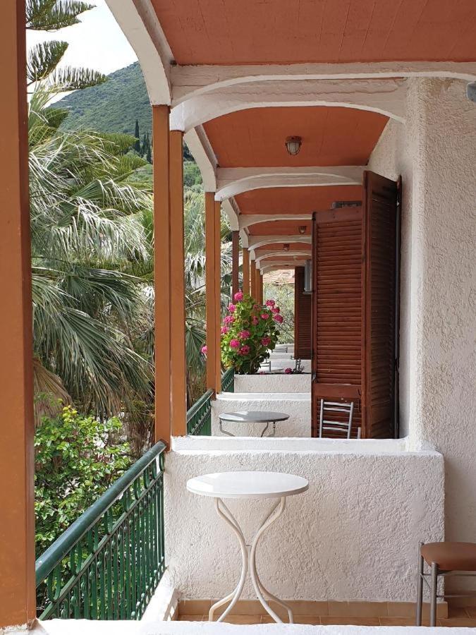 Alexandros B Hotel Nikiana Exterior foto
